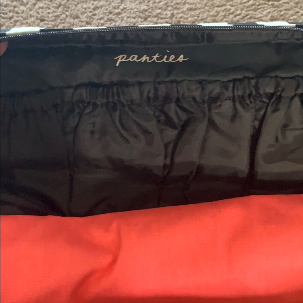 Victoria Secret travel bag - Picture 5 of 7